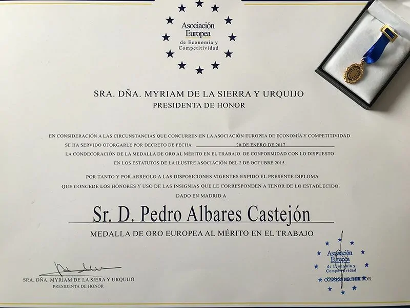 Albares-Abogados-Manises-Valencia-Medalla-Merito-Trabajo-02 Albares Abogados Manises y Valencia, entrega Medalla al Mérito en el Trabajo